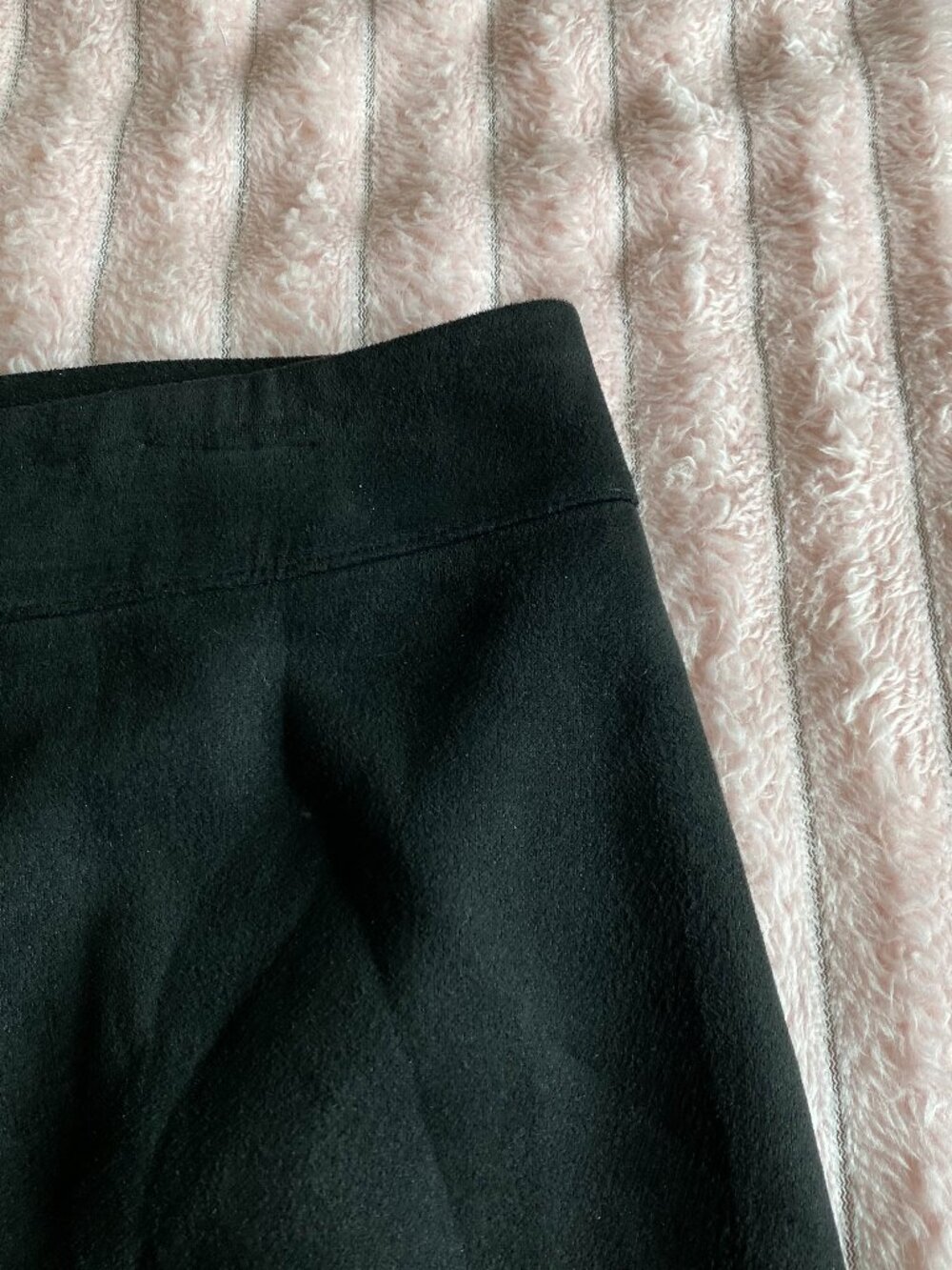 New Mangopop Black Seude Skirt